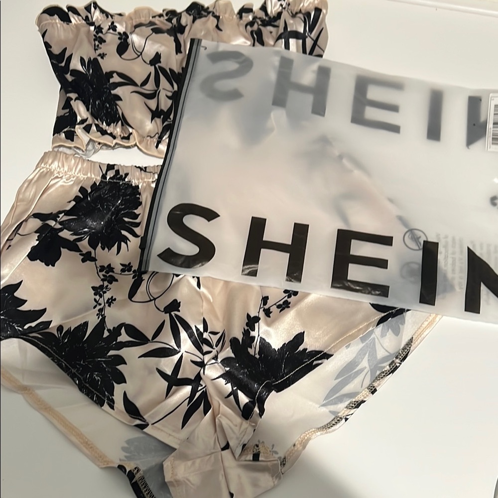 SHEIN Floral Print Strapless Sleepwear Set⭐️